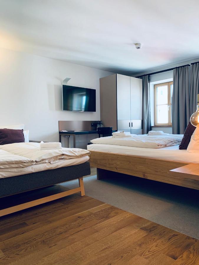 Stadthotel Kachelofen Krumbach Bagian luar foto