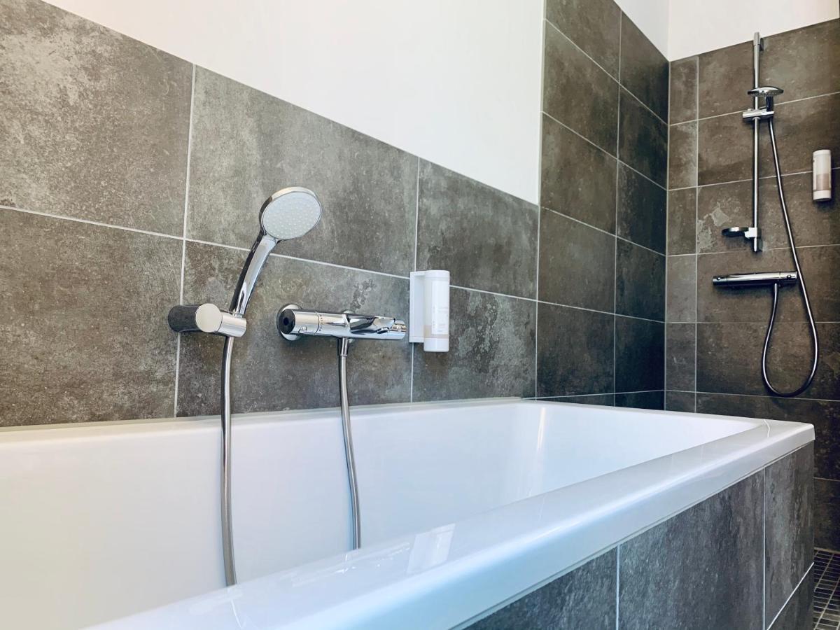 Stadthotel Kachelofen Krumbach Bagian luar foto