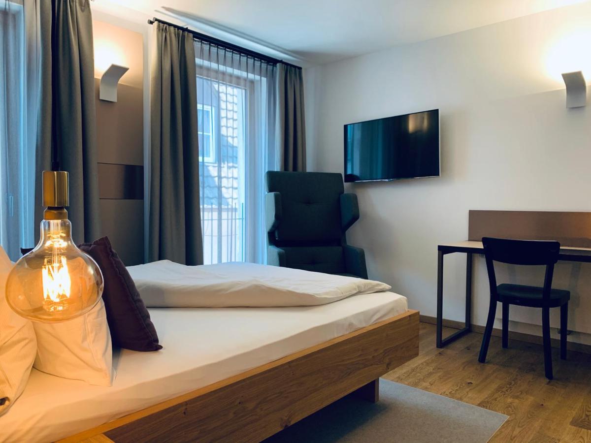 Stadthotel Kachelofen Krumbach Bagian luar foto