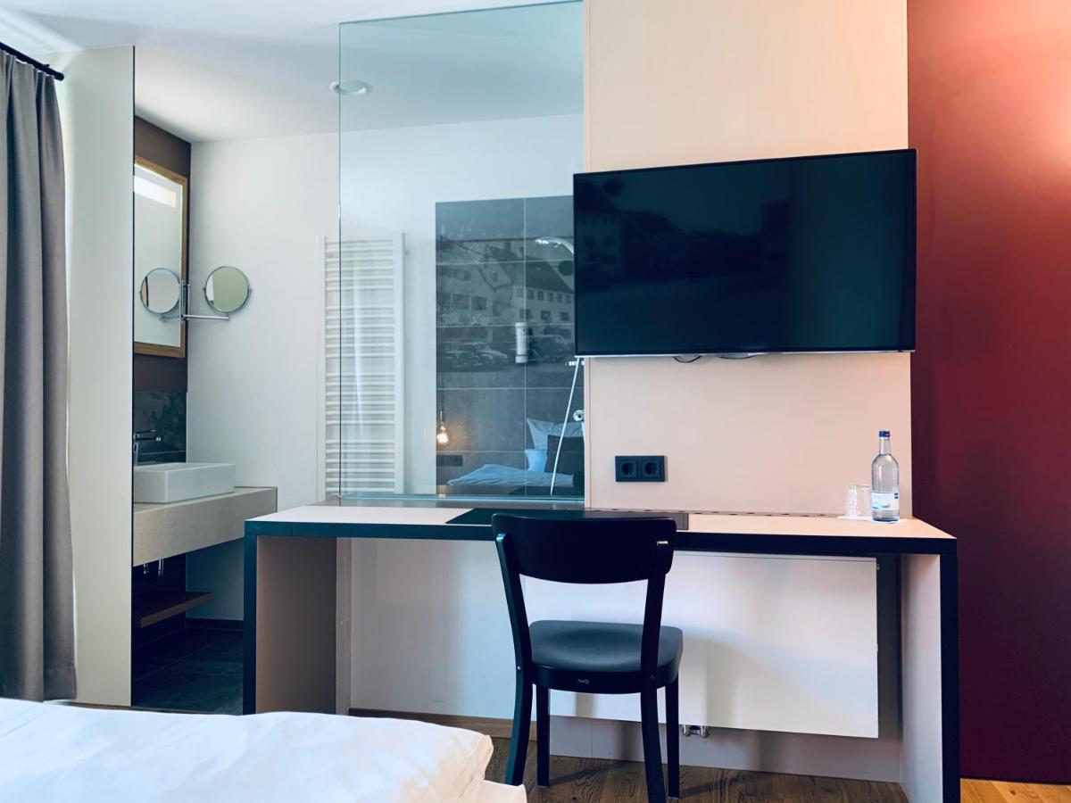 Stadthotel Kachelofen Krumbach Bagian luar foto