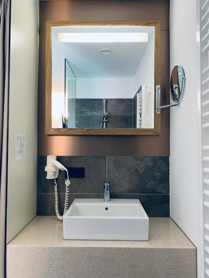 Stadthotel Kachelofen Krumbach Bagian luar foto