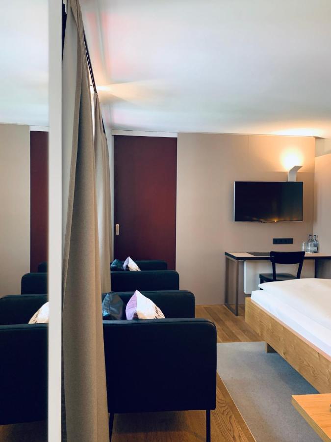Stadthotel Kachelofen Krumbach Bagian luar foto