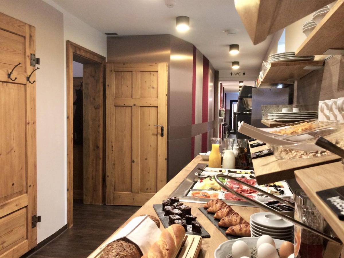 Stadthotel Kachelofen Krumbach Bagian luar foto