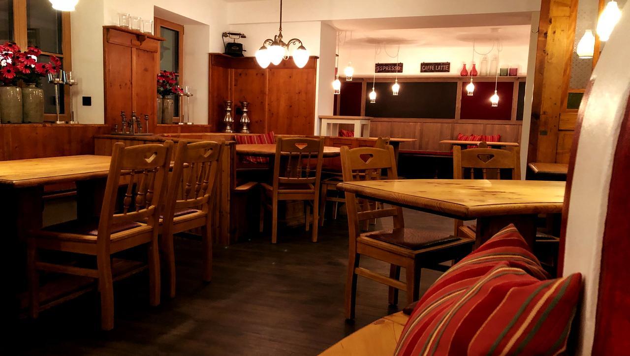 Stadthotel Kachelofen Krumbach Bagian luar foto