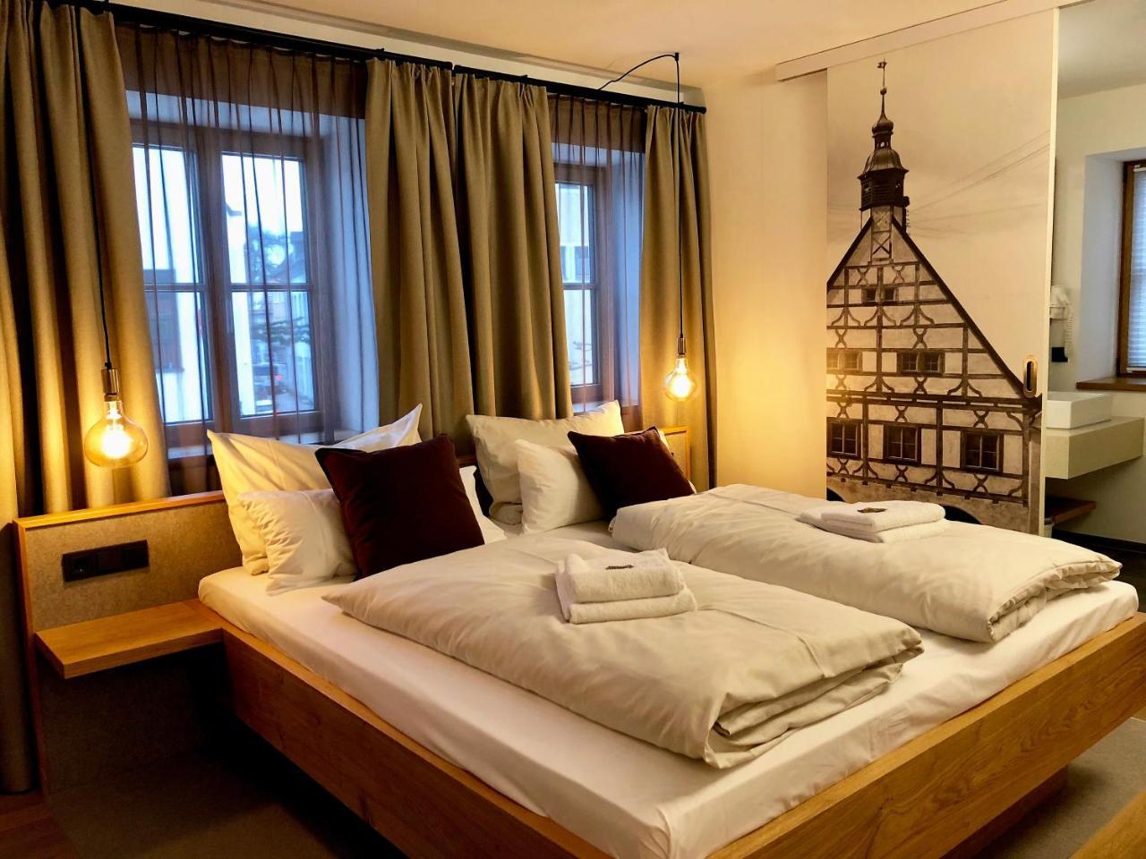 Stadthotel Kachelofen Krumbach Bagian luar foto