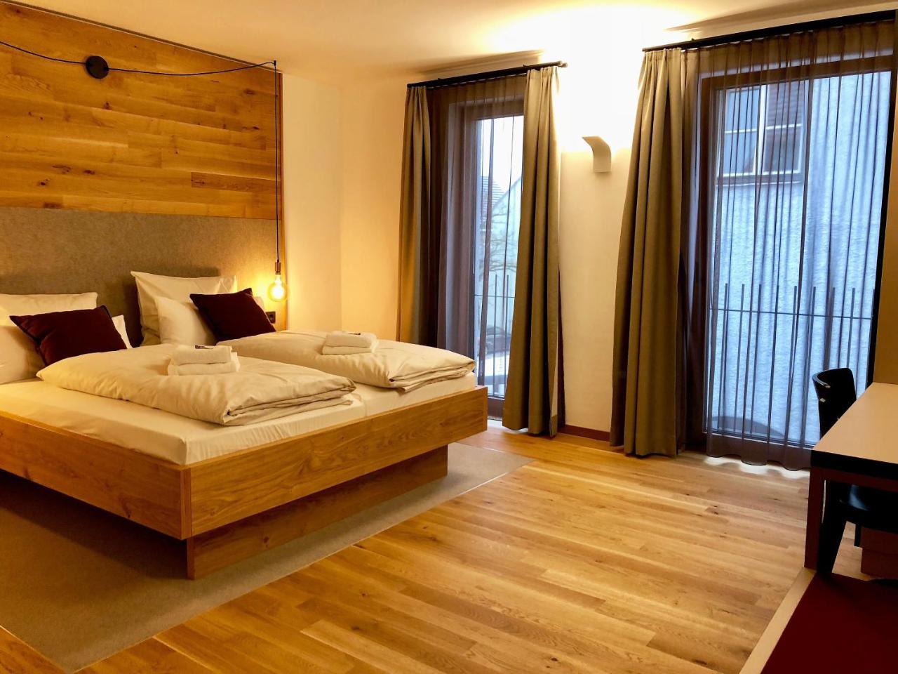 Stadthotel Kachelofen Krumbach Bagian luar foto